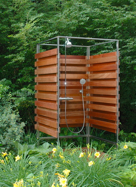 prysznic ogrodowy z pojemnikiem